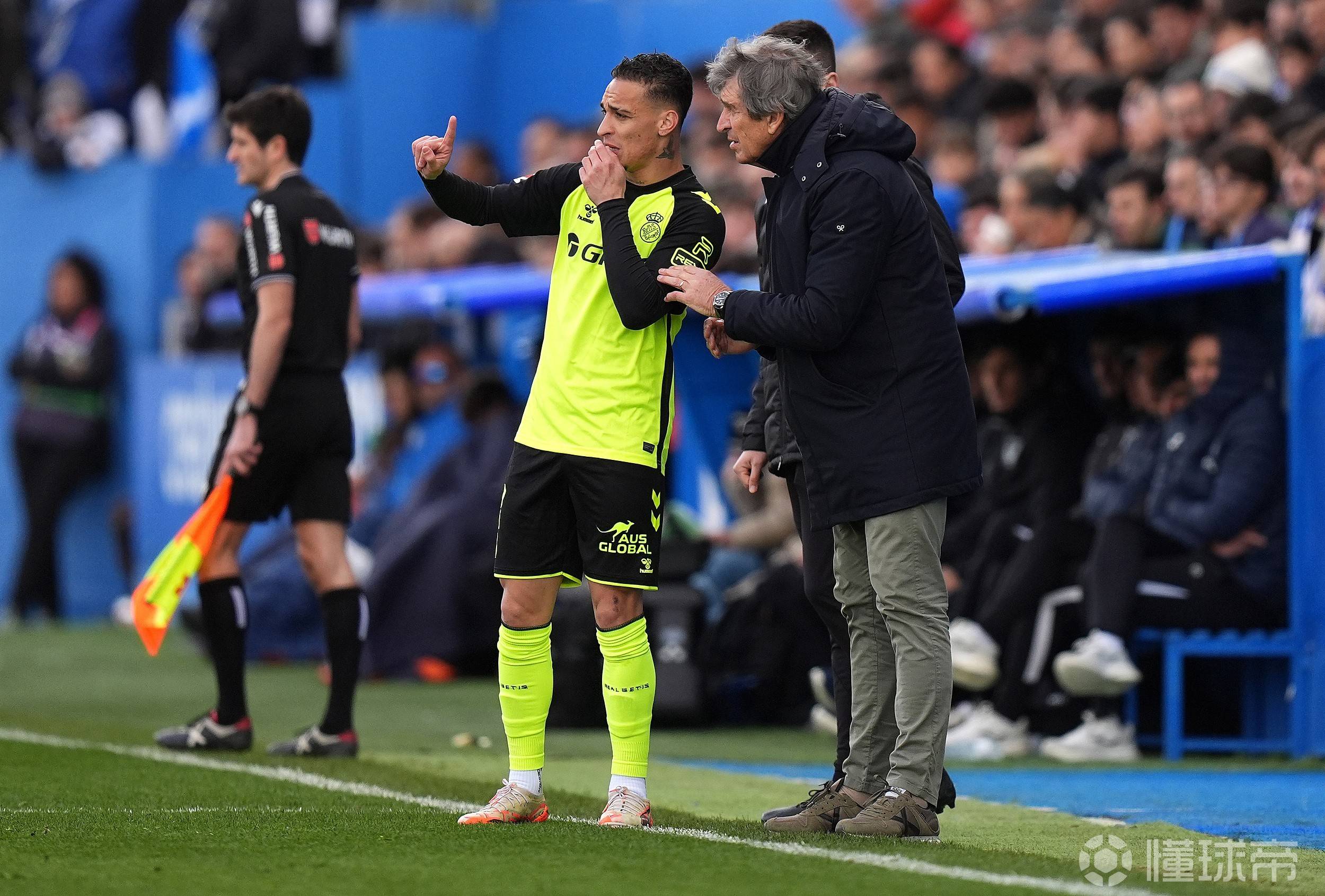 包含转折点曼联再遭质疑，西甲转会期攻防权衡，震撼外界，细节决定成败的词条