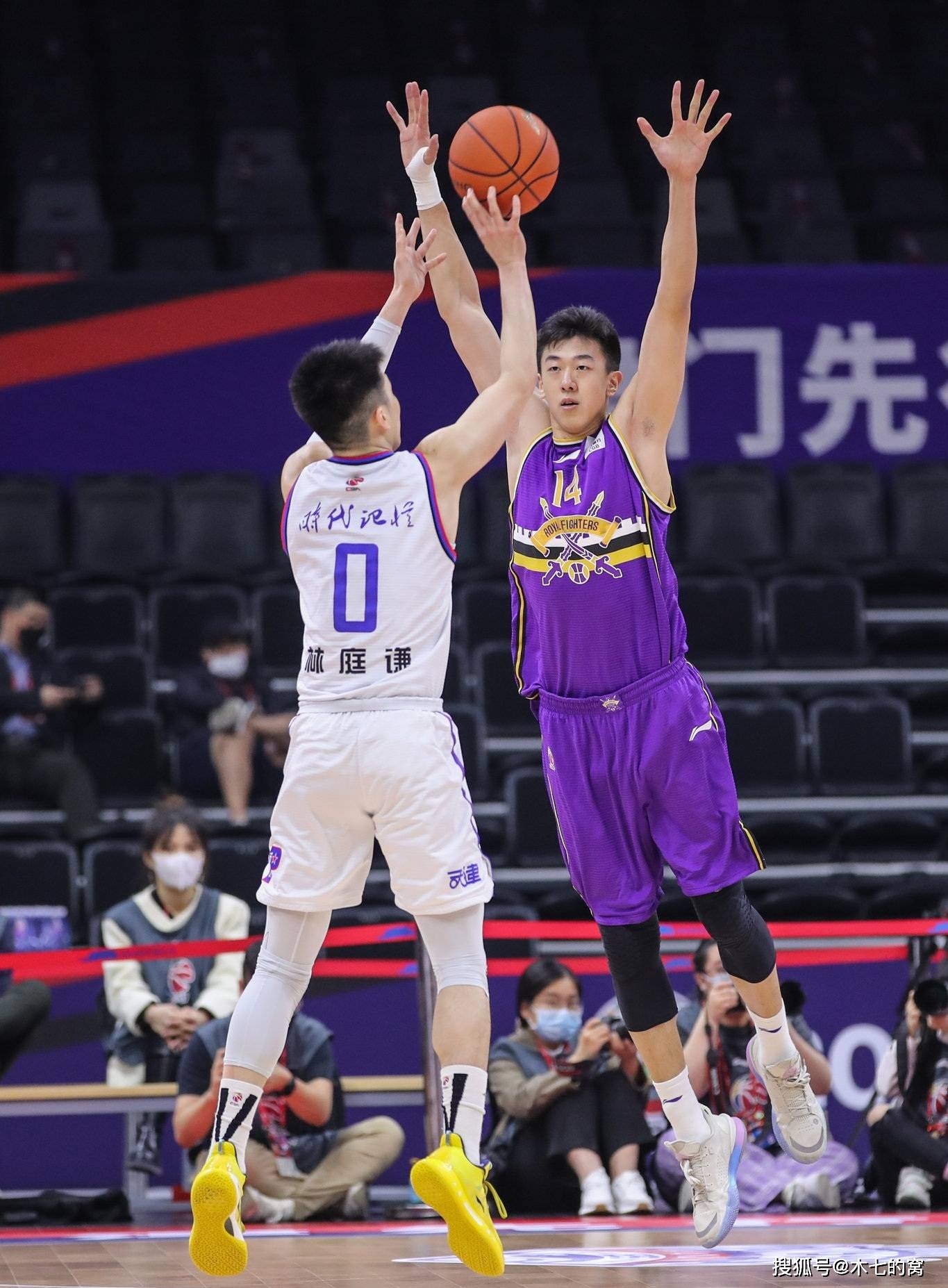 爱游戏在线金州勇士内部会议纪要流出：赛后门线救险；CBA季后赛使命明确；赛程密集仍需轮换的简单介绍