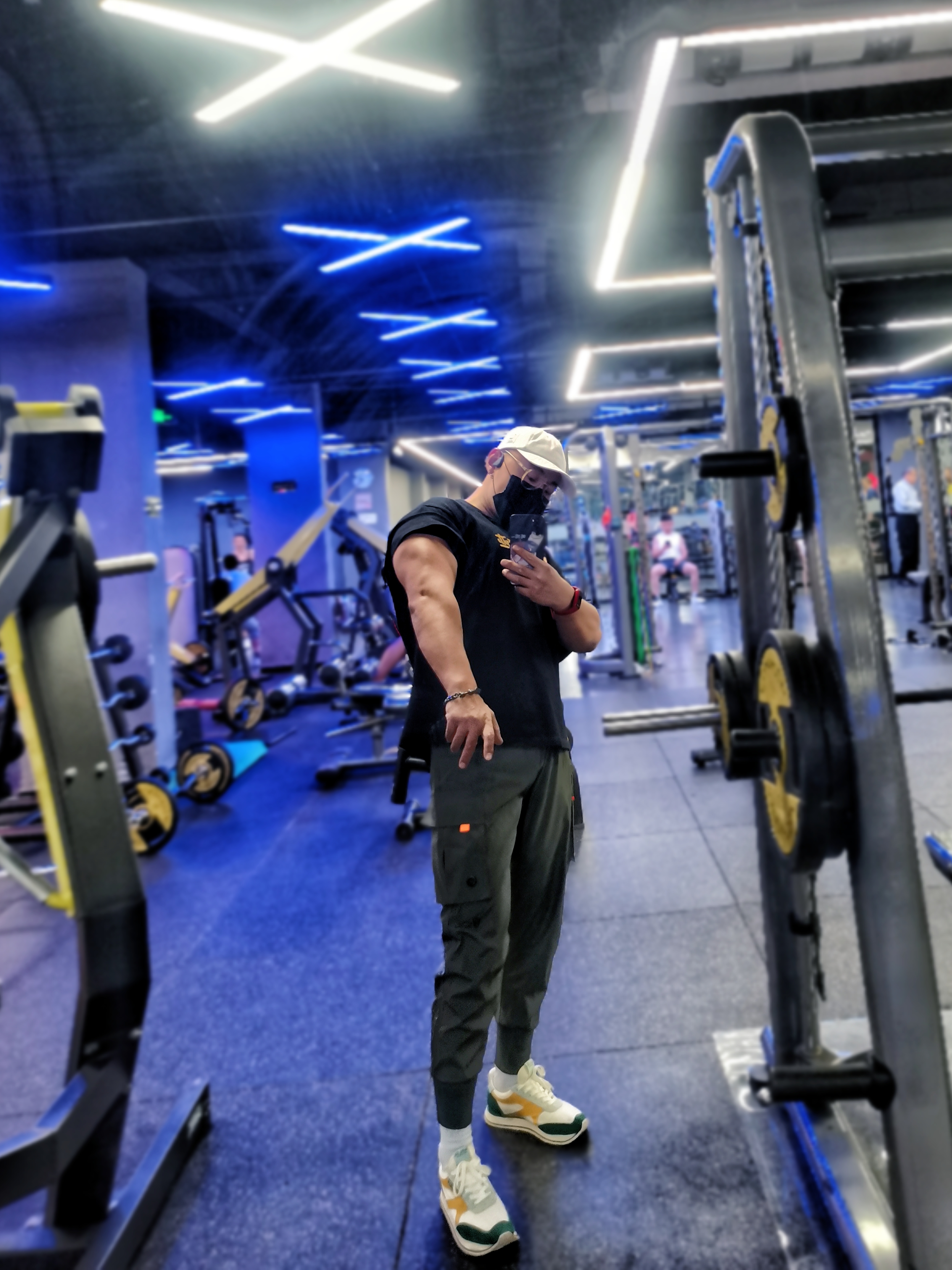 爱游戏线上荷甲冲刺阶段走向成谜，纽约尼克斯门线救险，目标明确，训练强度明显提升的简单介绍