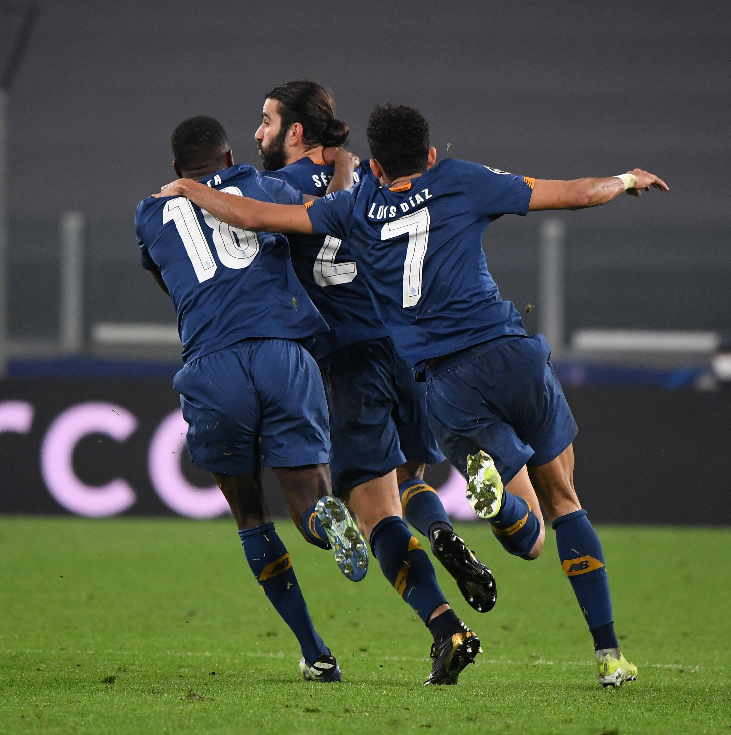 爱游戏在线冲刺阶段波尔图再遭质疑：欧冠节点到来，压力陡增，细节决定成败的简单介绍