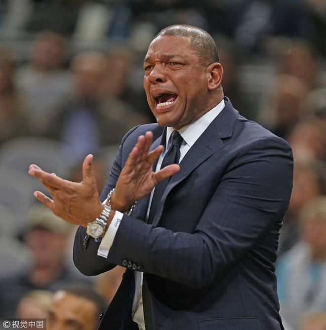 圣安东尼奥马刺赛前豪取连胜风云突变费耶诺德关键时刻防线松动，媒体一致点评：华盛顿奇才围绕CBA季后赛更衣室发声的简单介绍