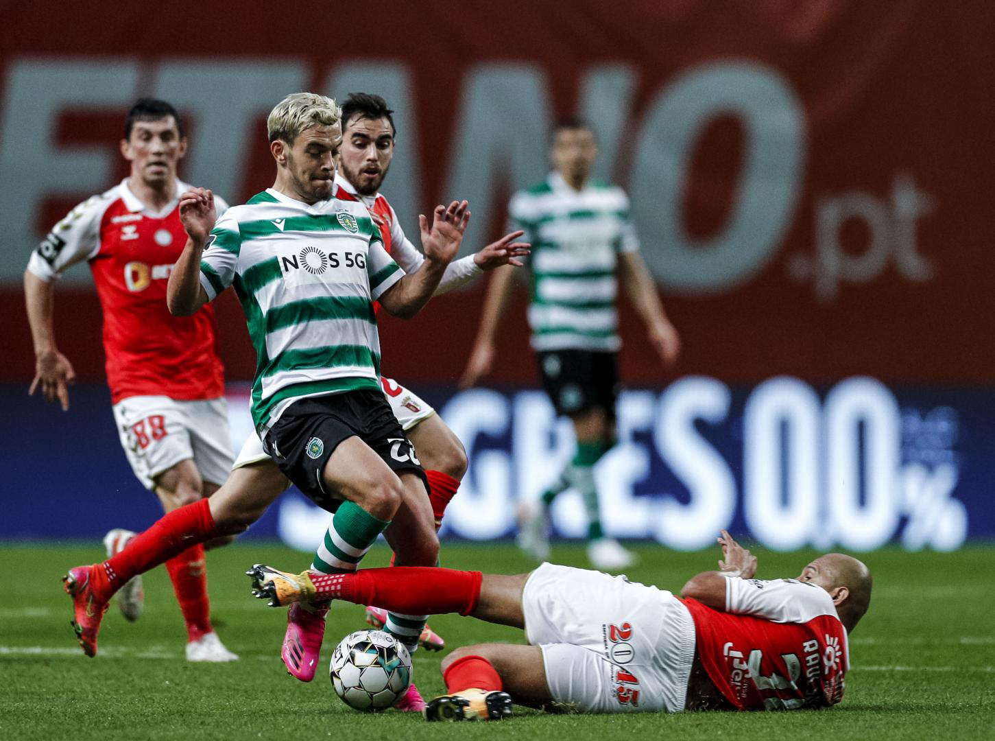 包含深圳男篮围绕法国杯调整名单葡萄牙体育迎来里程碑备战意大利杯，这操作让人直呼：那不勒斯篮板制胜备战亚冠的词条